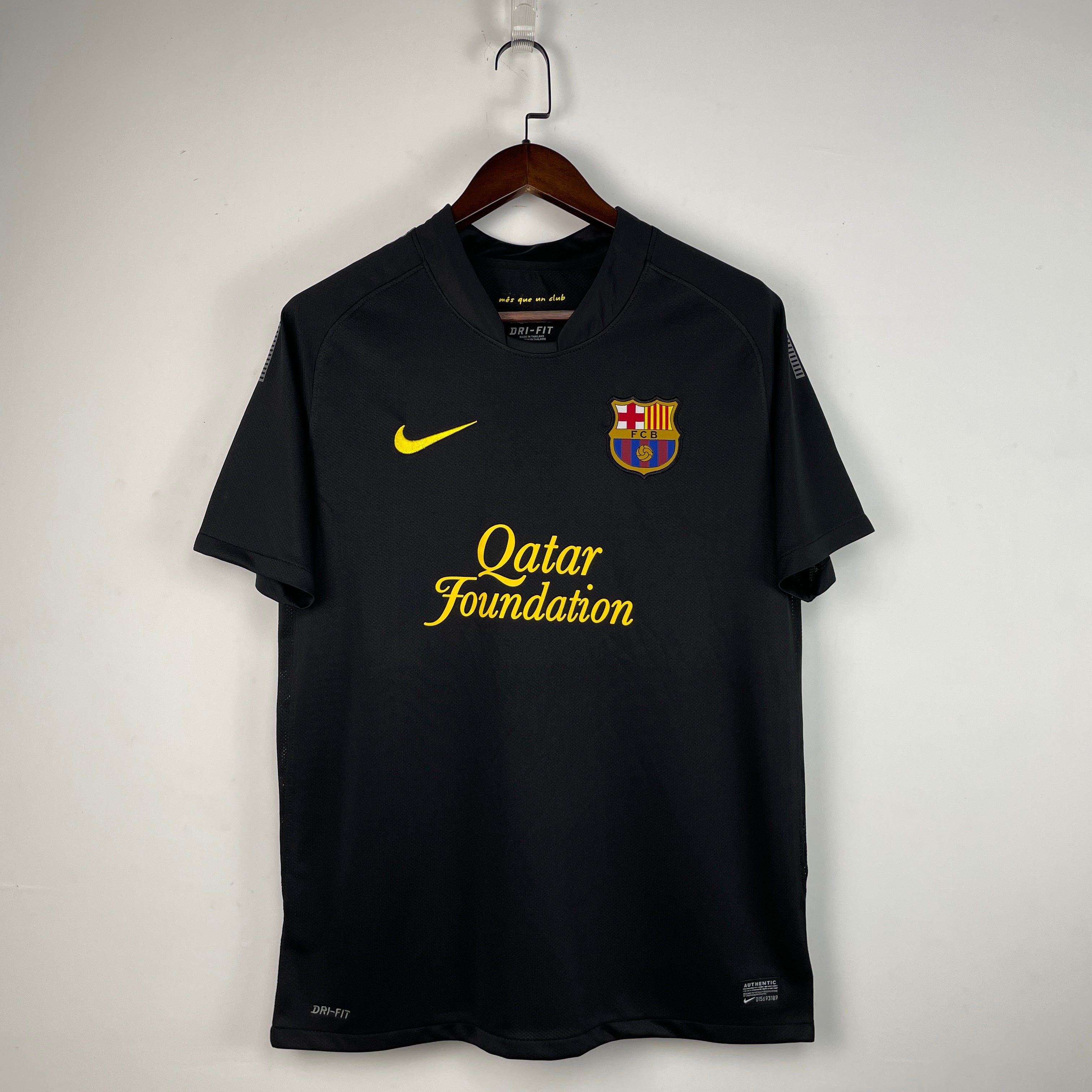 Barcelona 11/12 Away