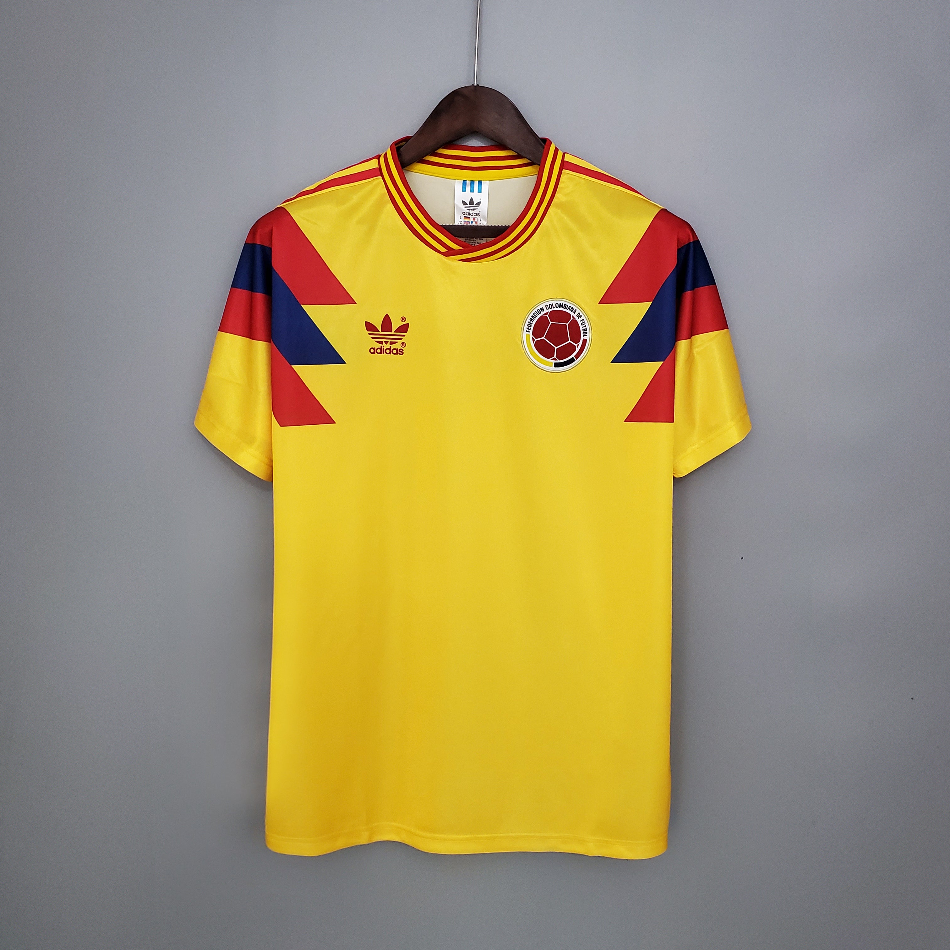 Colombia 1990 Home