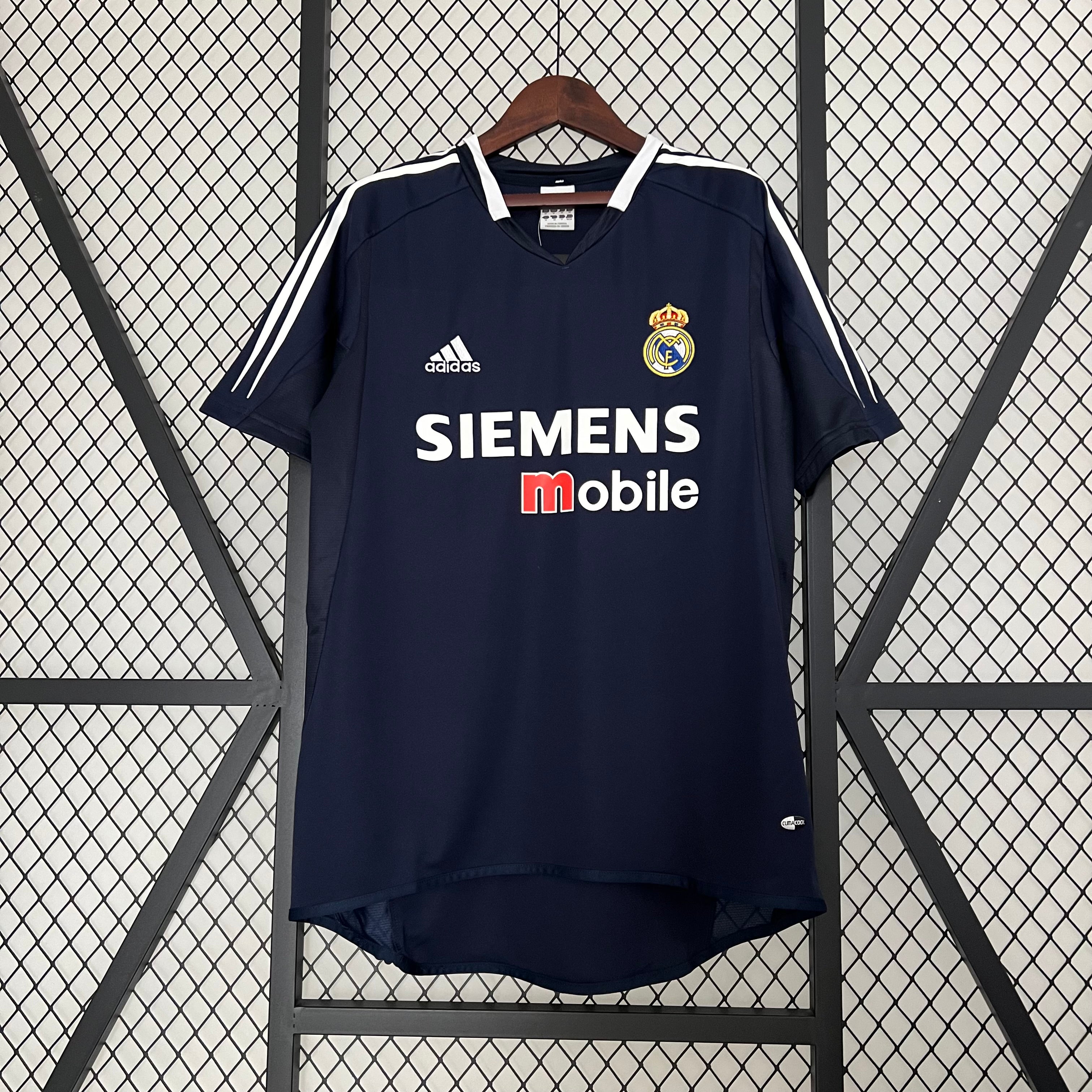 Real Madrid 04/05 Away