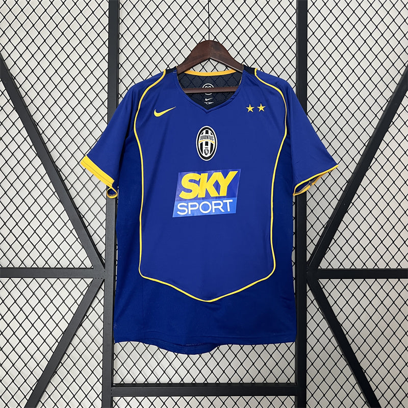 Juventus 04/05 Away