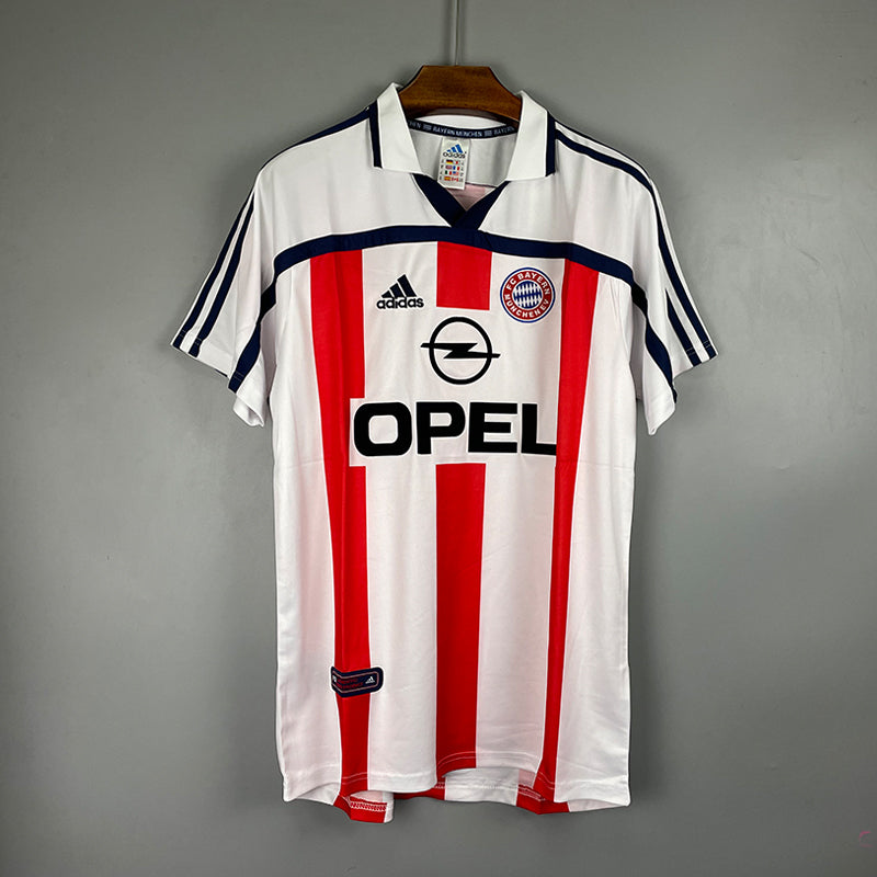 Bayern 00/01 Away