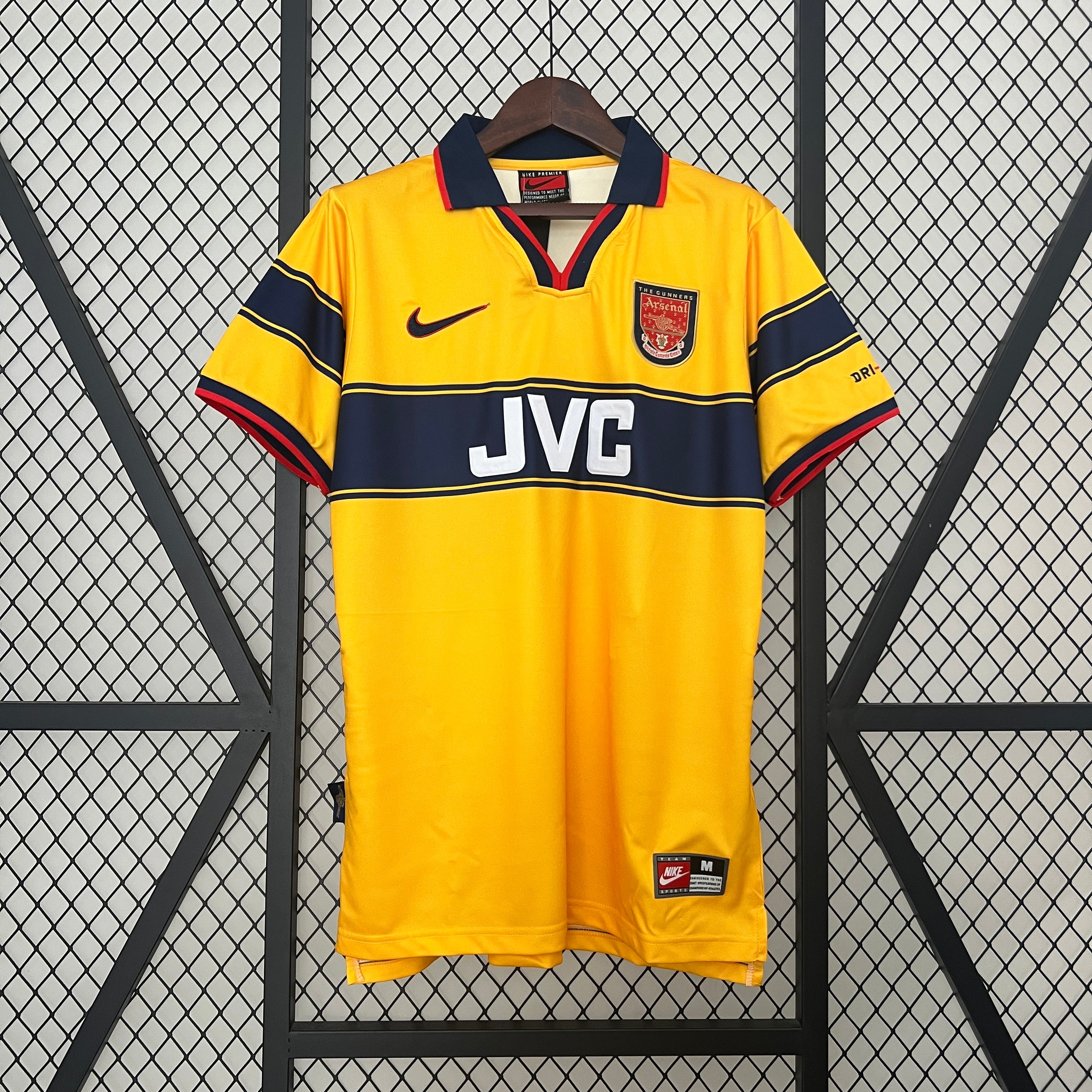 Arsenal 97/99 Away